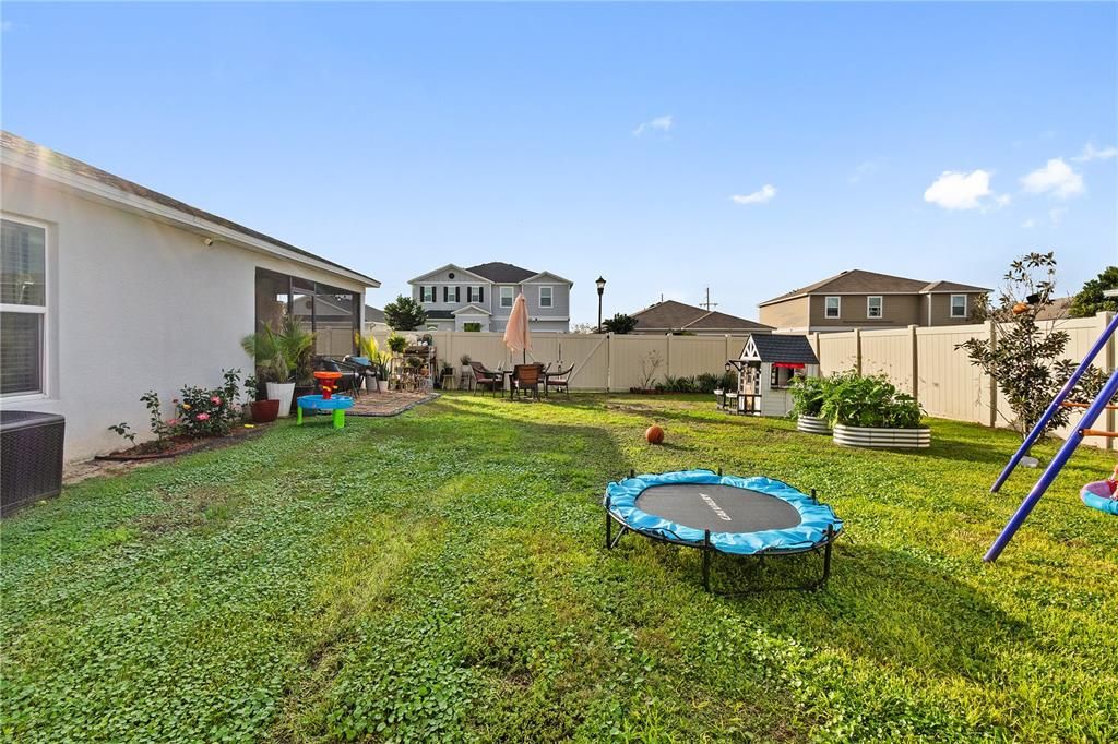 For Sale: $325,000 (4 beds, 2 baths, 1983 Square Feet)