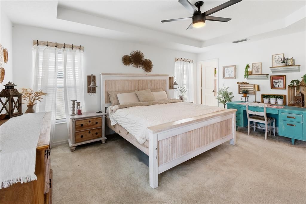 For Sale: $325,000 (4 beds, 2 baths, 1983 Square Feet)