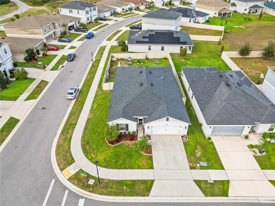 For Sale: $325,000 (4 beds, 2 baths, 1983 Square Feet)