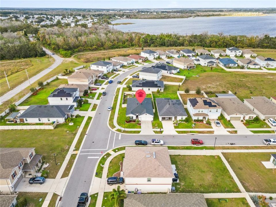 For Sale: $325,000 (4 beds, 2 baths, 1983 Square Feet)