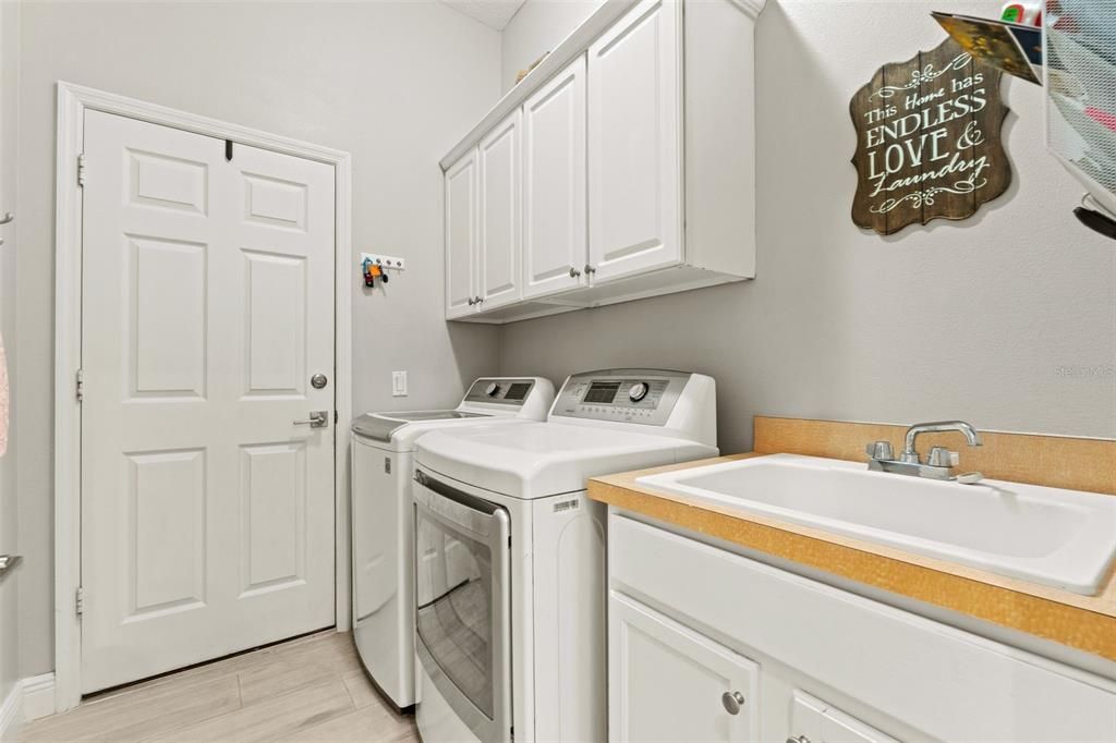 For Sale: $959,000 (4 beds, 4 baths, 3038 Square Feet)