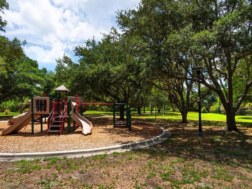 出租: $1,600 (2 贝兹, 1 浴室, 1072 平方英尺)