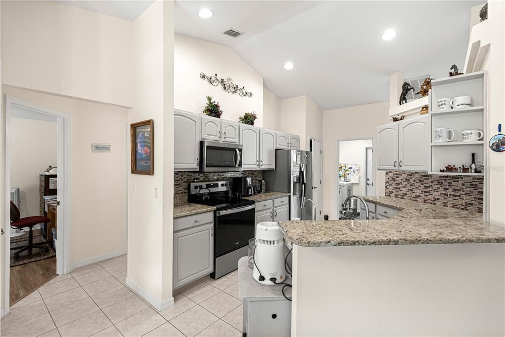 For Sale: $274,900 (3 beds, 2 baths, 1888 Square Feet)