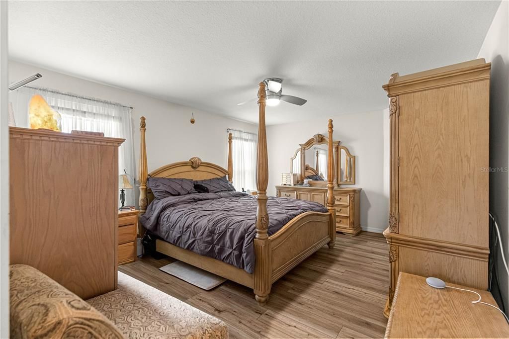 For Sale: $274,900 (3 beds, 2 baths, 1888 Square Feet)