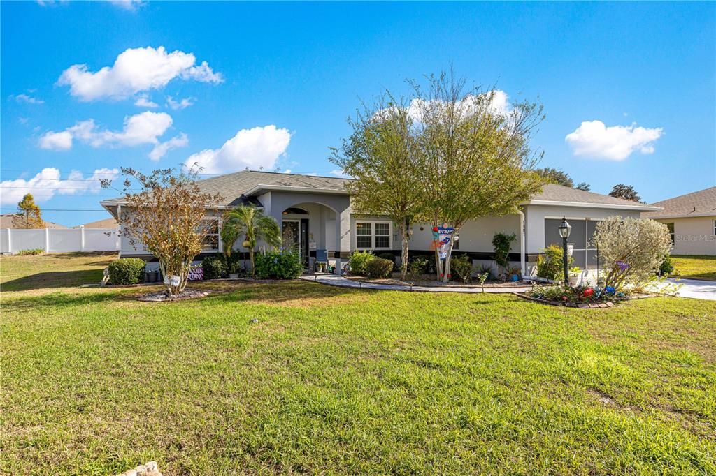 For Sale: $274,900 (3 beds, 2 baths, 1888 Square Feet)