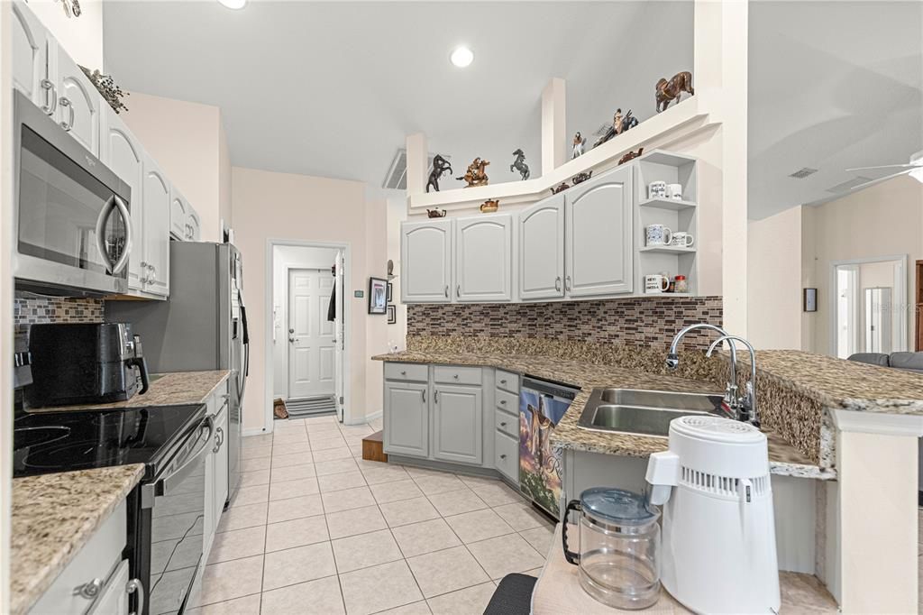 For Sale: $274,900 (3 beds, 2 baths, 1888 Square Feet)