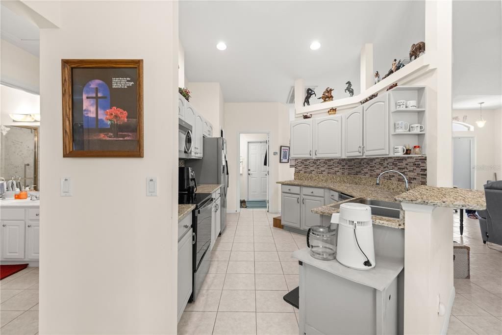 For Sale: $274,900 (3 beds, 2 baths, 1888 Square Feet)