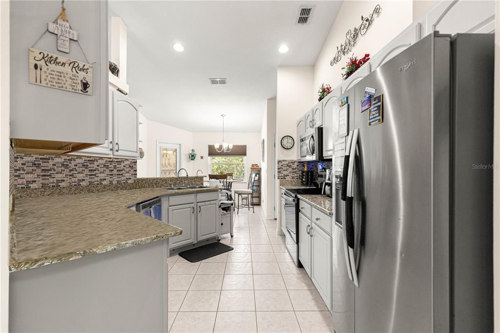 For Sale: $274,900 (3 beds, 2 baths, 1888 Square Feet)