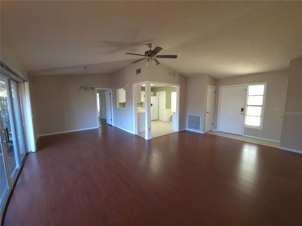 For Rent: $2,495 (3 beds, 2 baths, 1308 Square Feet)