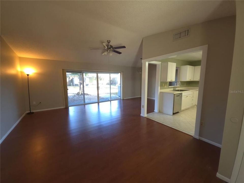 For Rent: $2,495 (3 beds, 2 baths, 1308 Square Feet)
