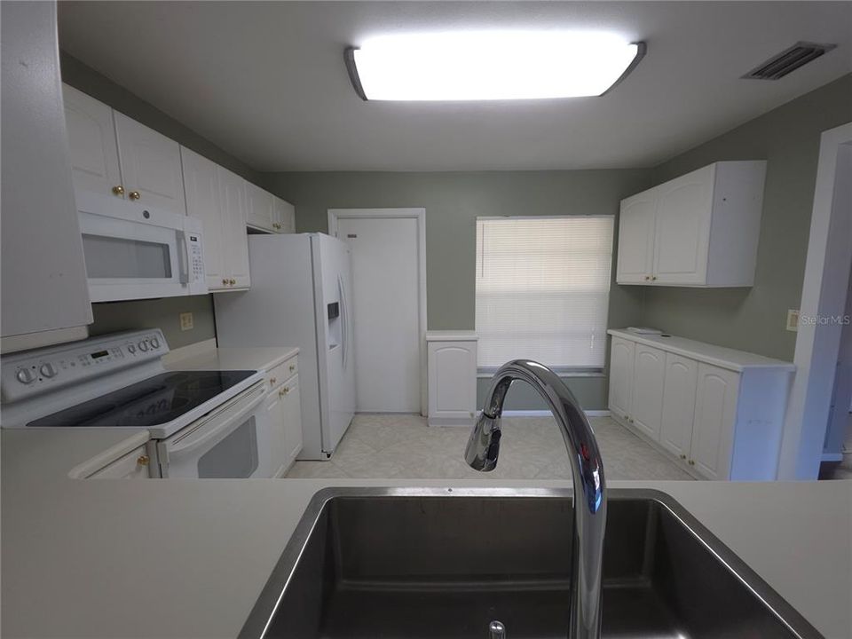 For Rent: $2,495 (3 beds, 2 baths, 1308 Square Feet)