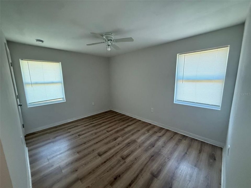 For Sale: $247,000 (2 beds, 1 baths, 972 Square Feet)