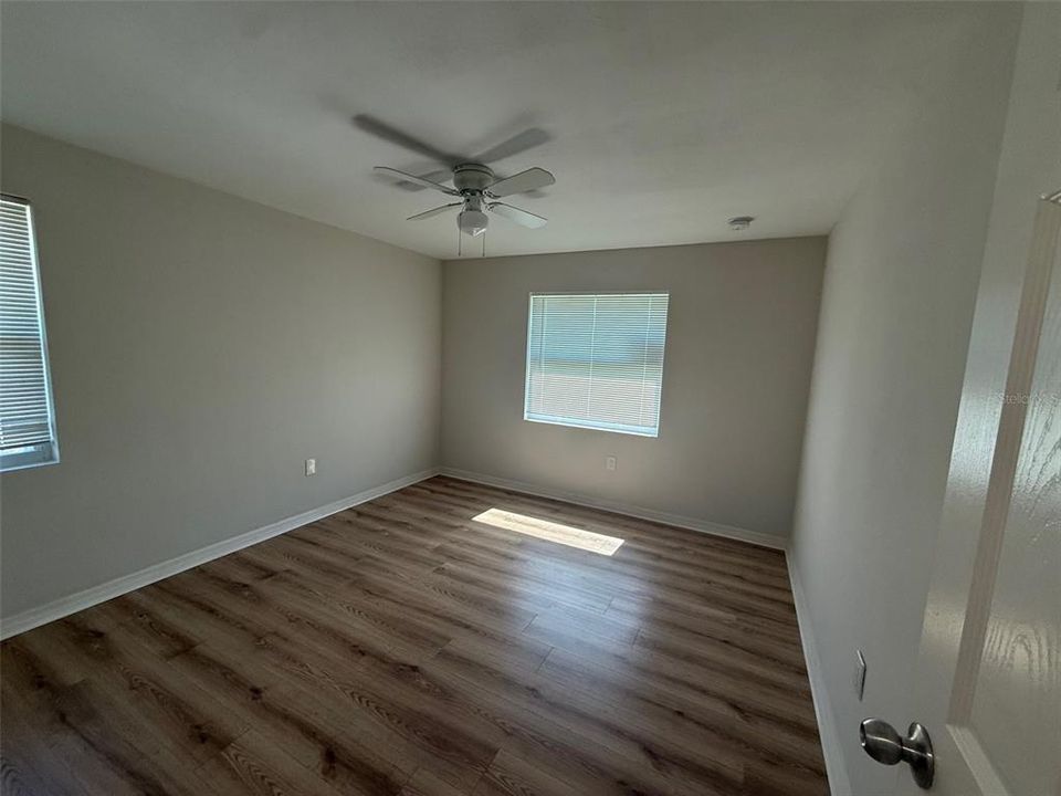 For Sale: $247,000 (2 beds, 1 baths, 972 Square Feet)