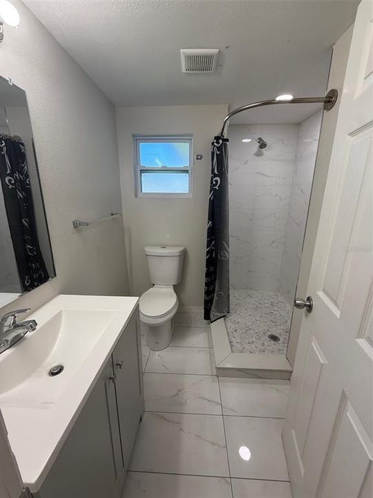 For Sale: $247,000 (2 beds, 1 baths, 972 Square Feet)