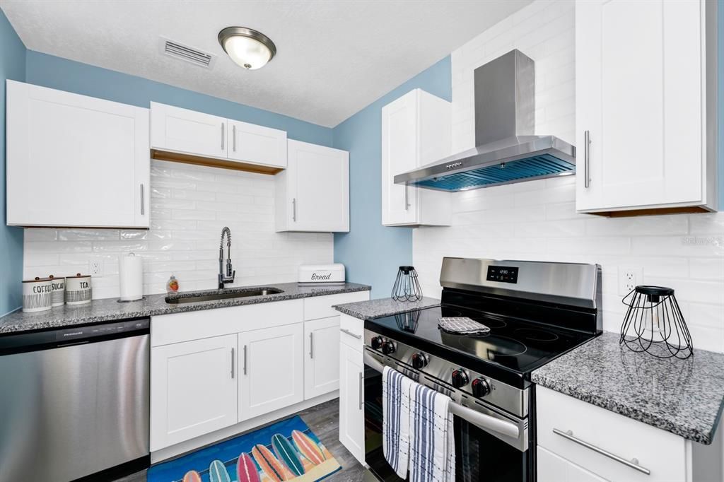 В аренду: $2,500 (3 спален, 3 ванн, 1796 Квадратных фут)