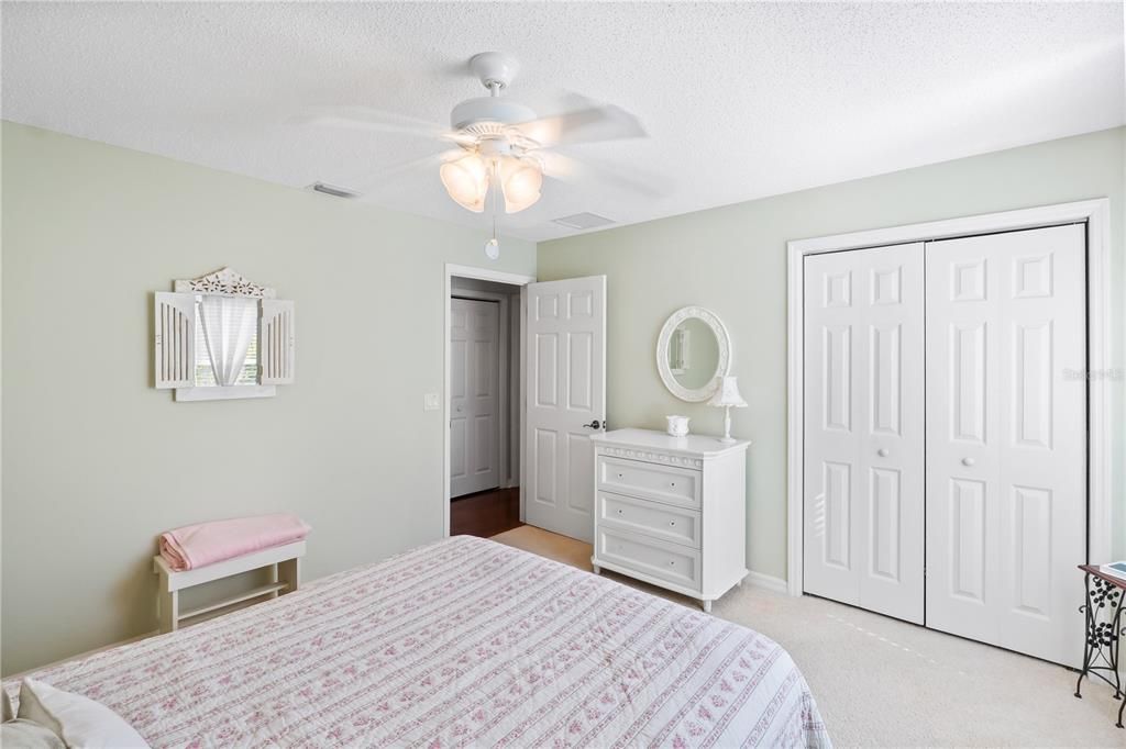 На продажу: $699,900 (3 спален, 2 ванн, 2021 Квадратных фут)