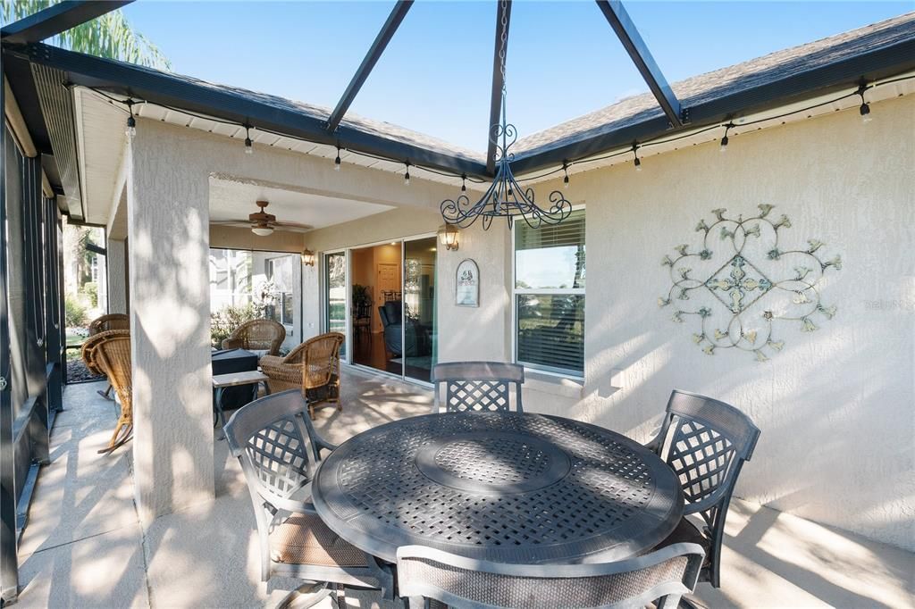 На продажу: $699,900 (3 спален, 2 ванн, 2021 Квадратных фут)