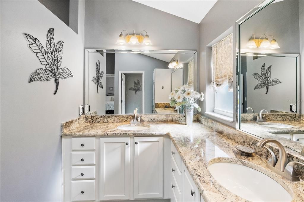 На продажу: $699,900 (3 спален, 2 ванн, 2021 Квадратных фут)