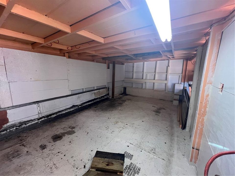 For Sale: $200,000 (3 beds, 1 baths, 1064 Square Feet)