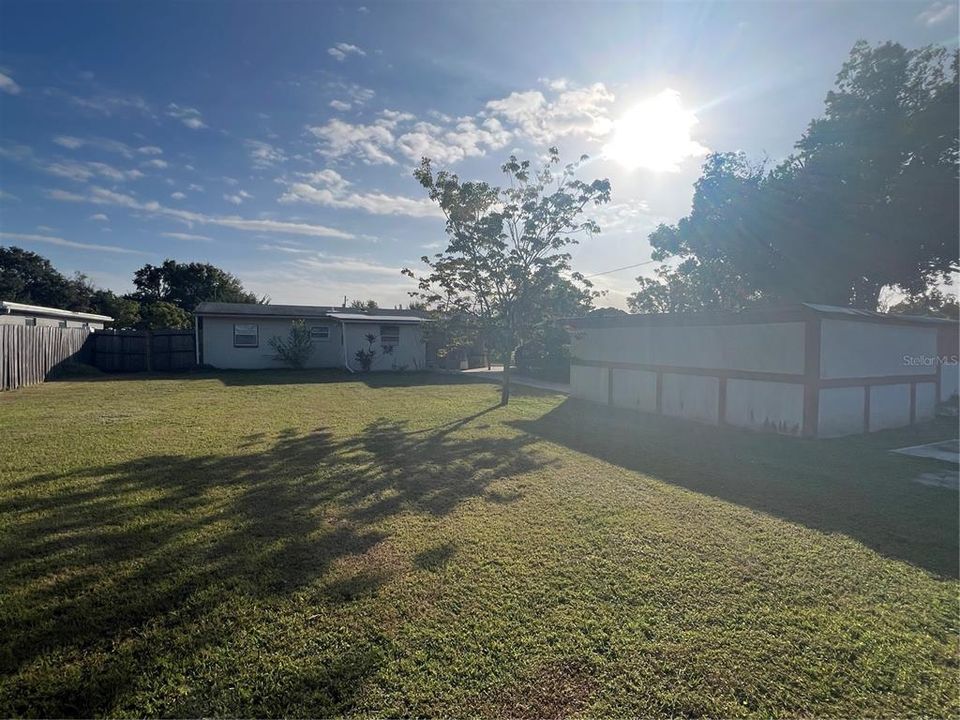 For Sale: $200,000 (3 beds, 1 baths, 1064 Square Feet)