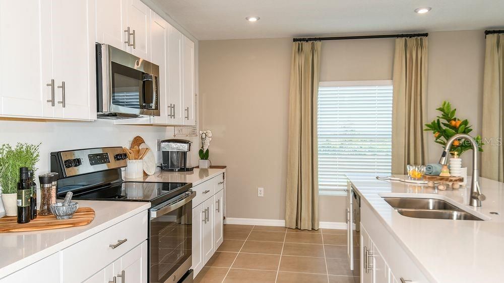 En Venta: $375,999 (4 camas, 2 baños, 2142 Pies cuadrados)