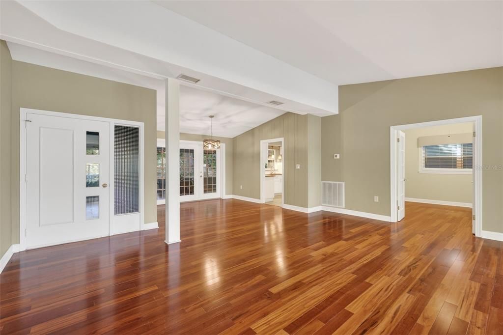 En Venta: $442,999 (3 camas, 2 baños, 1534 Pies cuadrados)