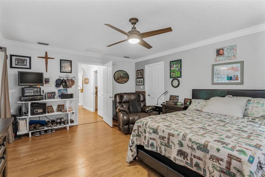 For Sale: $649,900 (4 beds, 3 baths, 2681 Square Feet)