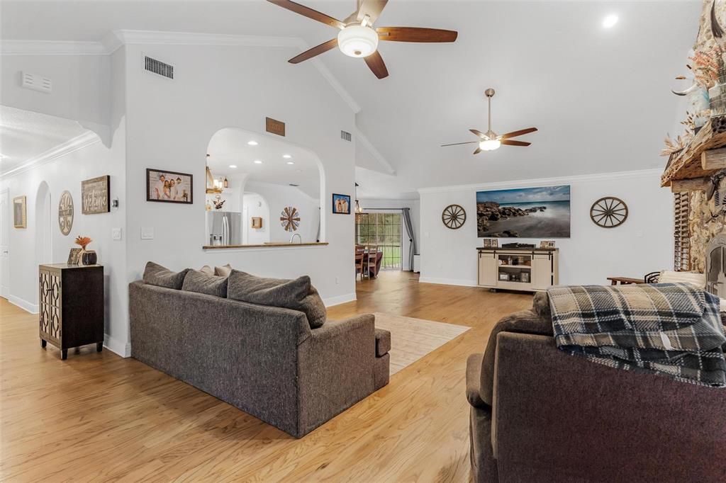 For Sale: $649,900 (4 beds, 3 baths, 2681 Square Feet)