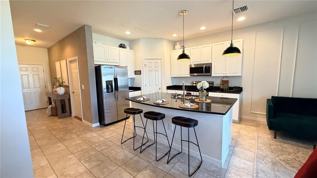 На продажу: $256,500 (3 спален, 2 ванн, 1400 Квадратных фут)