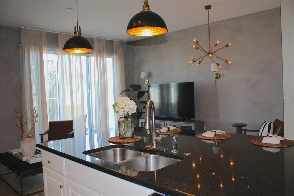 На продажу: $256,500 (3 спален, 2 ванн, 1400 Квадратных фут)