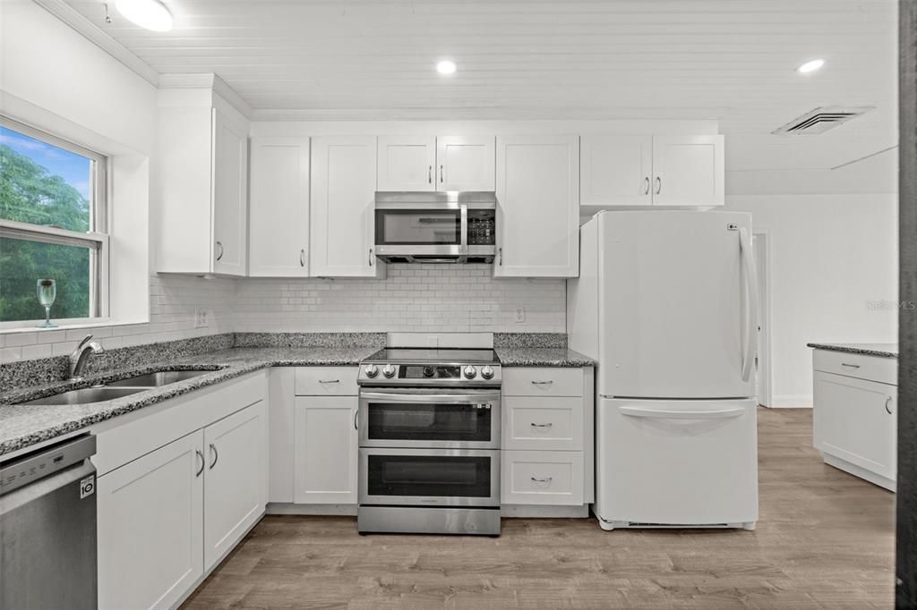 На продажу: $379,000 (3 спален, 2 ванн, 1787 Квадратных фут)