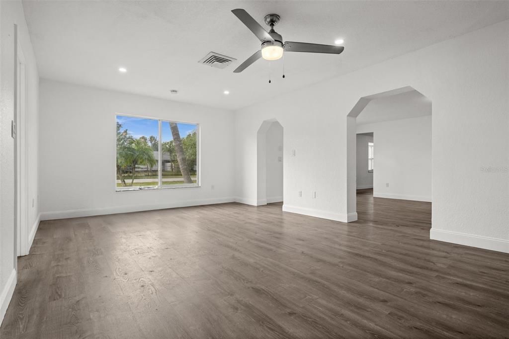 На продажу: $379,000 (3 спален, 2 ванн, 1787 Квадратных фут)