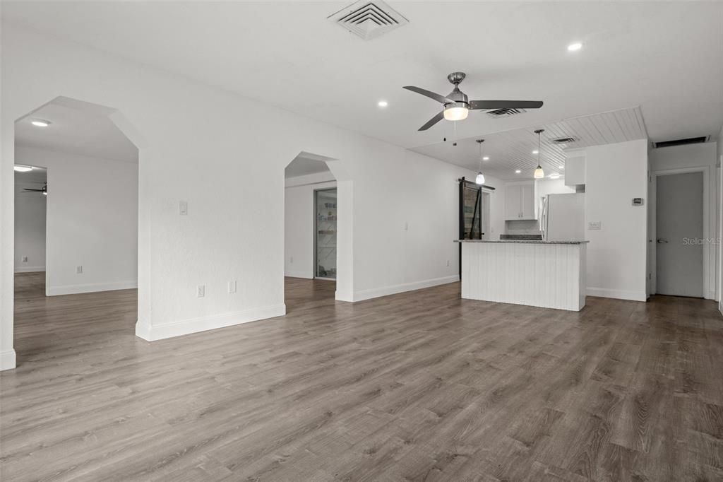 На продажу: $379,000 (3 спален, 2 ванн, 1787 Квадратных фут)