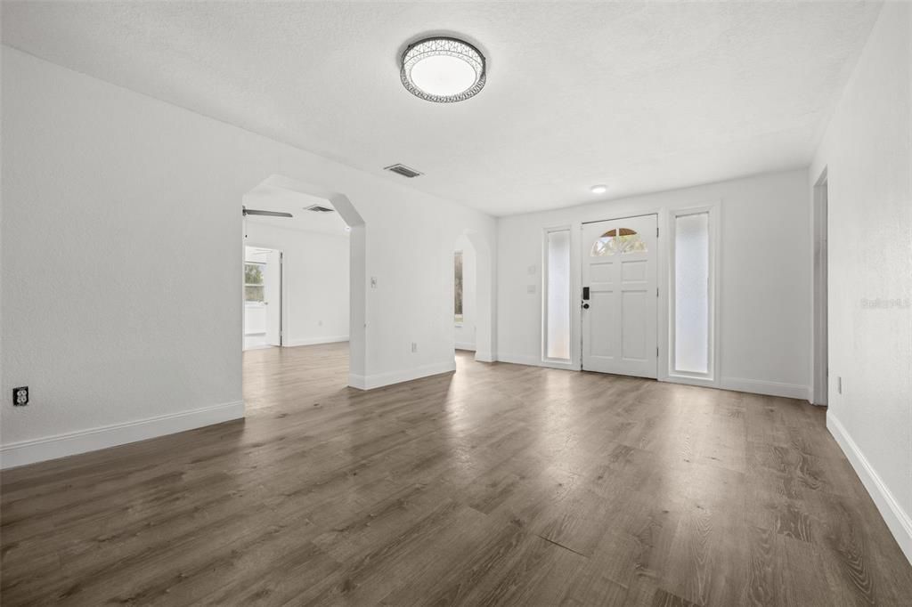 На продажу: $379,000 (3 спален, 2 ванн, 1787 Квадратных фут)