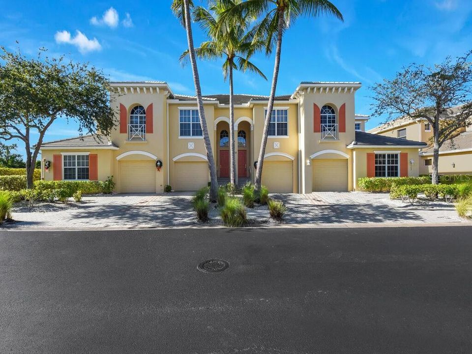 For Sale: $349,000 (3 beds, 2 baths, 2196 Square Feet)