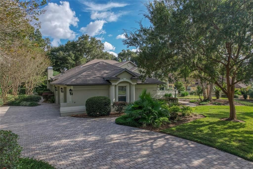 En Venta: $565,000 (3 camas, 3 baños, 3038 Pies cuadrados)