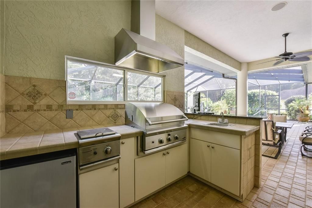 En Venta: $565,000 (3 camas, 3 baños, 3038 Pies cuadrados)