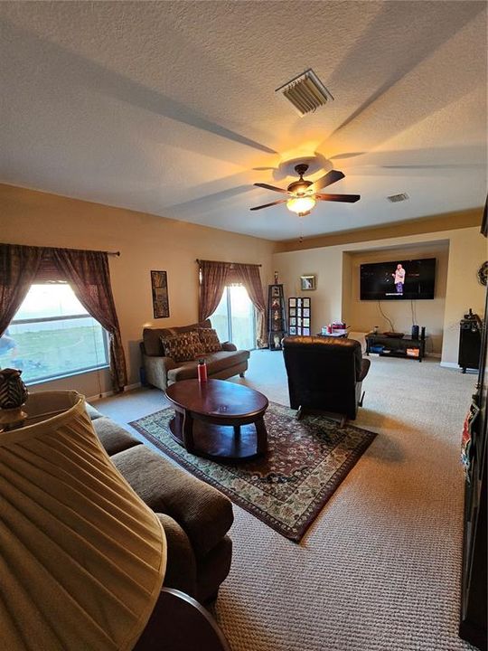 For Sale: $299,900 (3 beds, 2 baths, 2080 Square Feet)