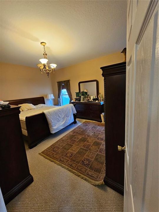 For Sale: $299,900 (3 beds, 2 baths, 2080 Square Feet)