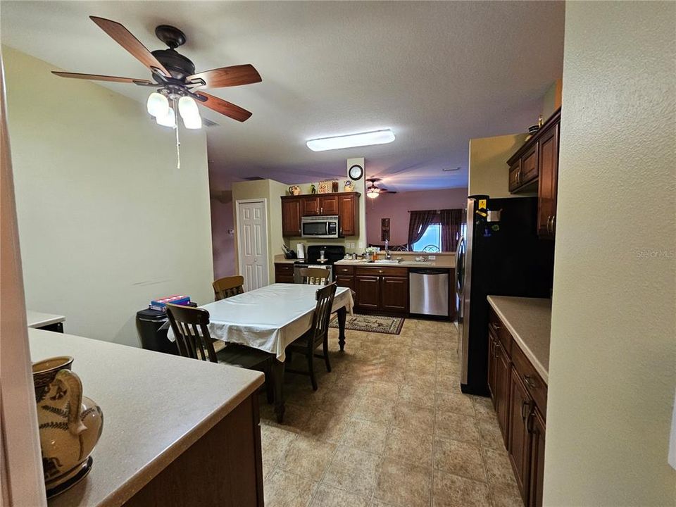 For Sale: $299,900 (3 beds, 2 baths, 2080 Square Feet)