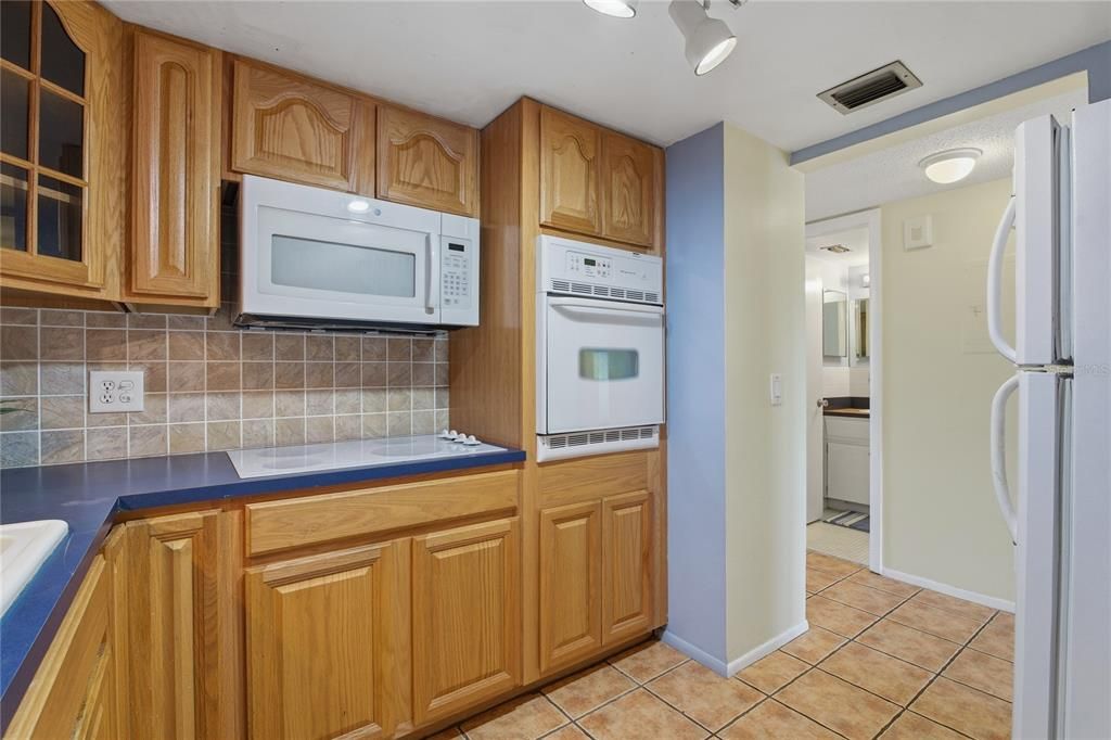 待售: $89,900 (1 贝兹, 1 浴室, 825 平方英尺)