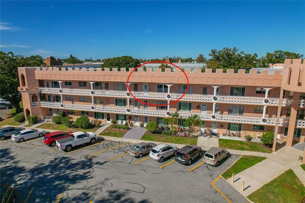 待售: $89,900 (1 贝兹, 1 浴室, 825 平方英尺)