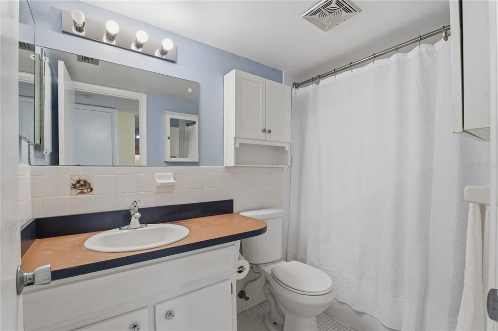 待售: $89,900 (1 贝兹, 1 浴室, 825 平方英尺)