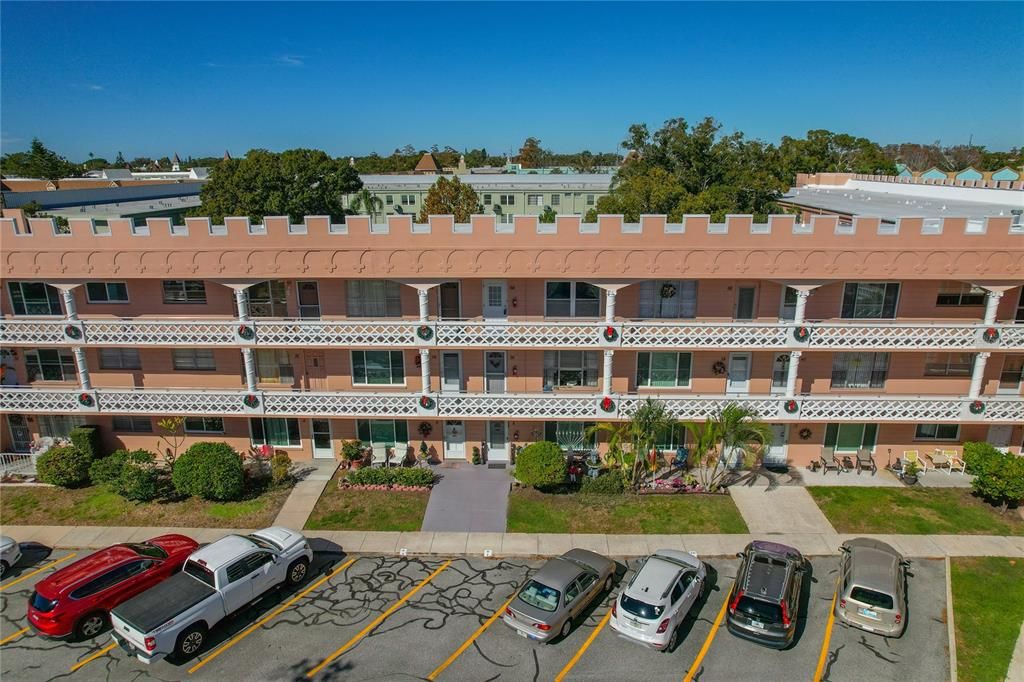 待售: $89,900 (1 贝兹, 1 浴室, 825 平方英尺)