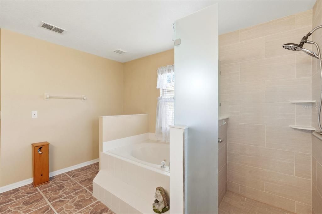 For Sale: $340,000 (3 beds, 2 baths, 2006 Square Feet)