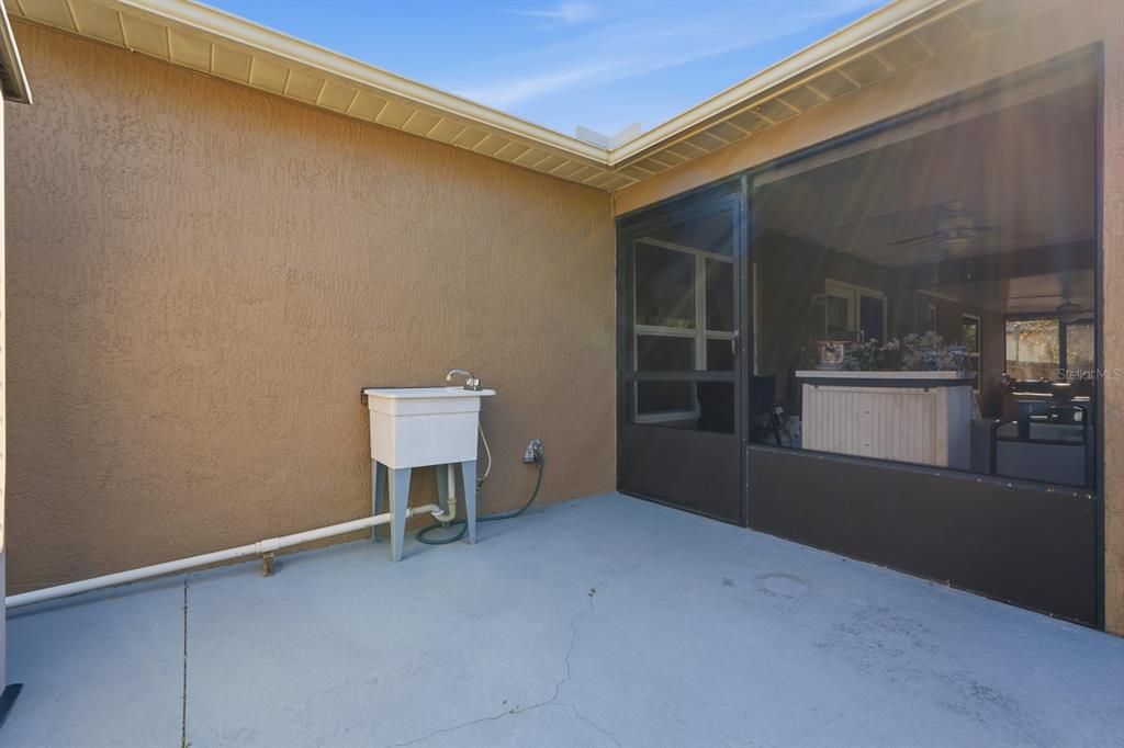 For Sale: $340,000 (3 beds, 2 baths, 2006 Square Feet)