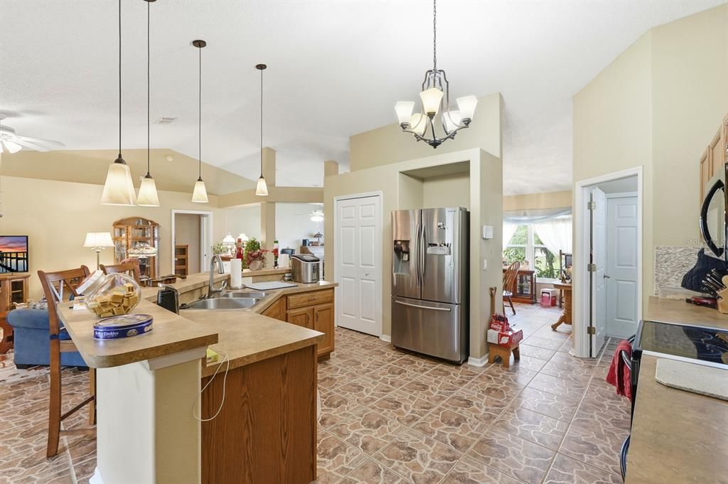 For Sale: $340,000 (3 beds, 2 baths, 2006 Square Feet)