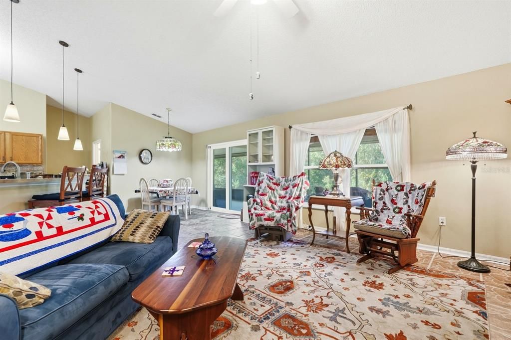 For Sale: $340,000 (3 beds, 2 baths, 2006 Square Feet)