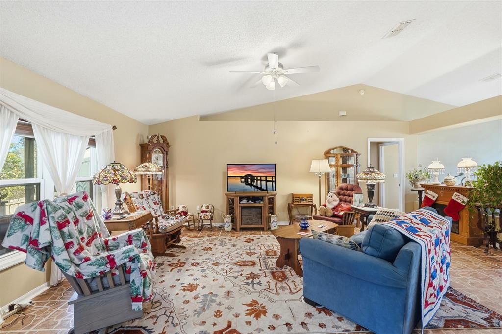 For Sale: $340,000 (3 beds, 2 baths, 2006 Square Feet)