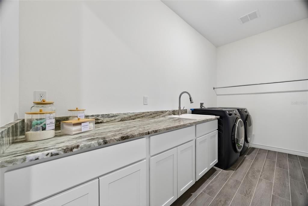 На продажу: $539,000 (4 спален, 3 ванн, 2677 Квадратных фут)